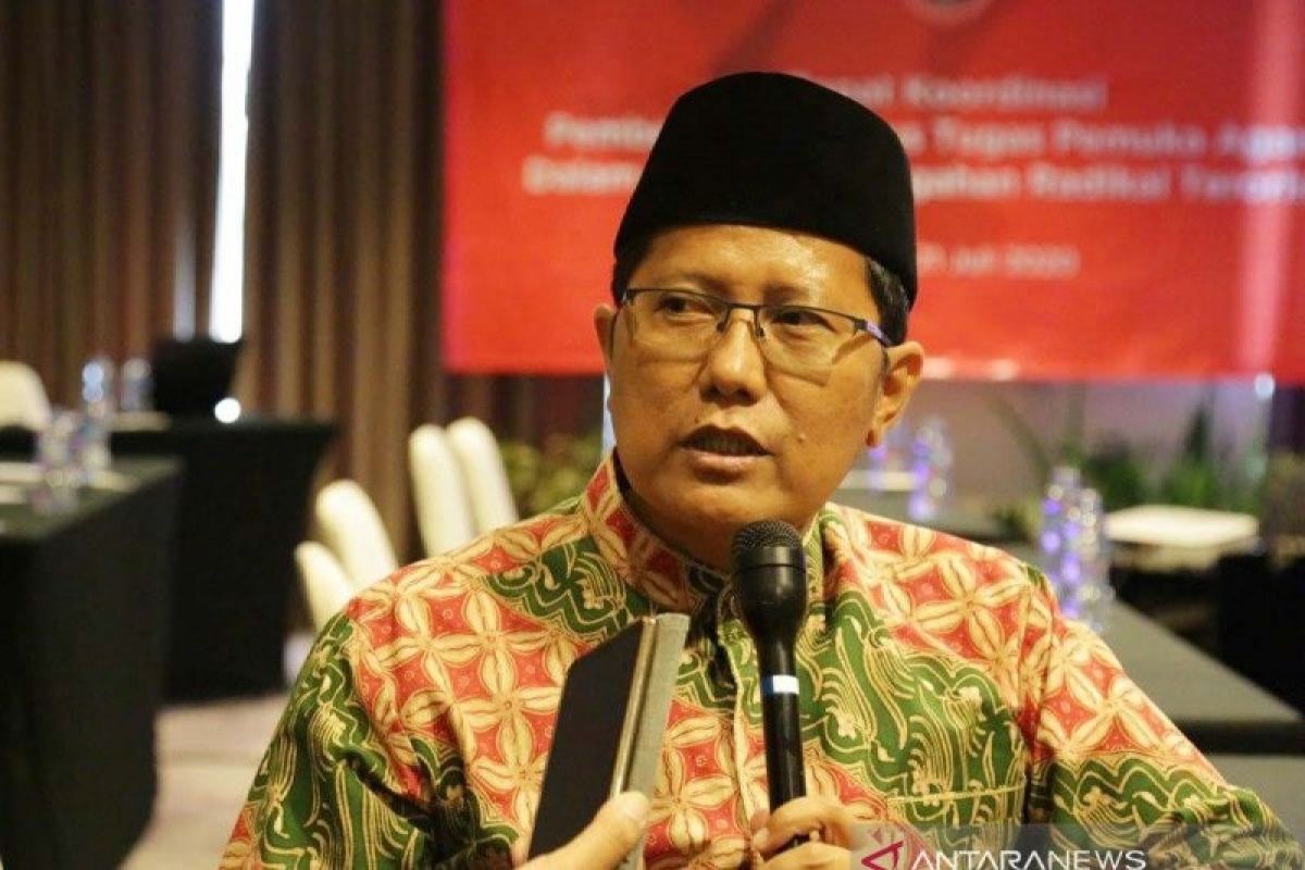 Public should dismiss hoaxes in vaccination program: MUI