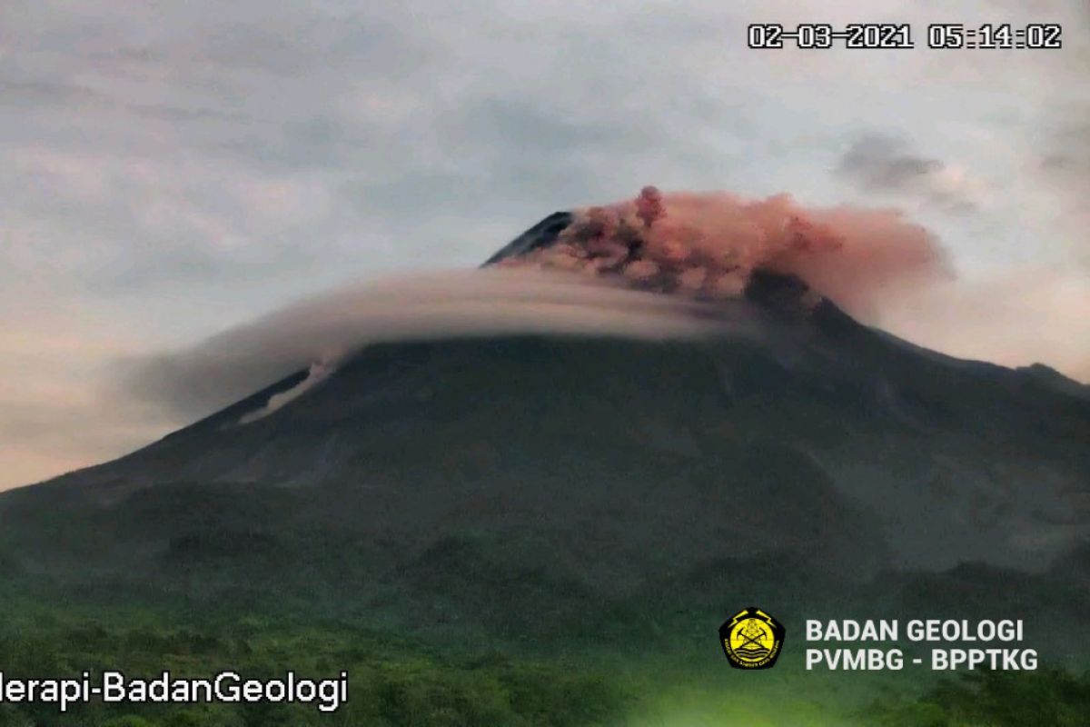 Merapi luncurkan awan panas guguran sejauh 1.900 meter