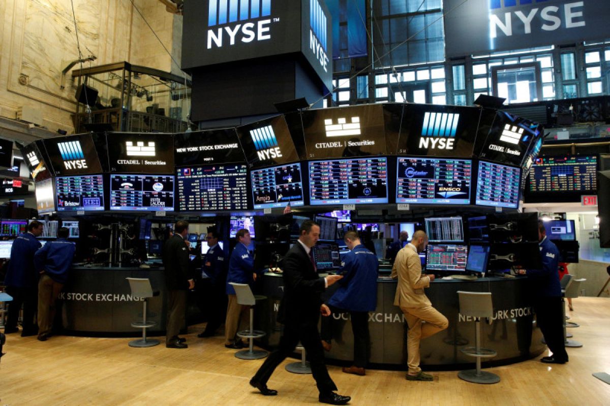 Wall Street ditutup beragam, karena turbulensi "margin-call"