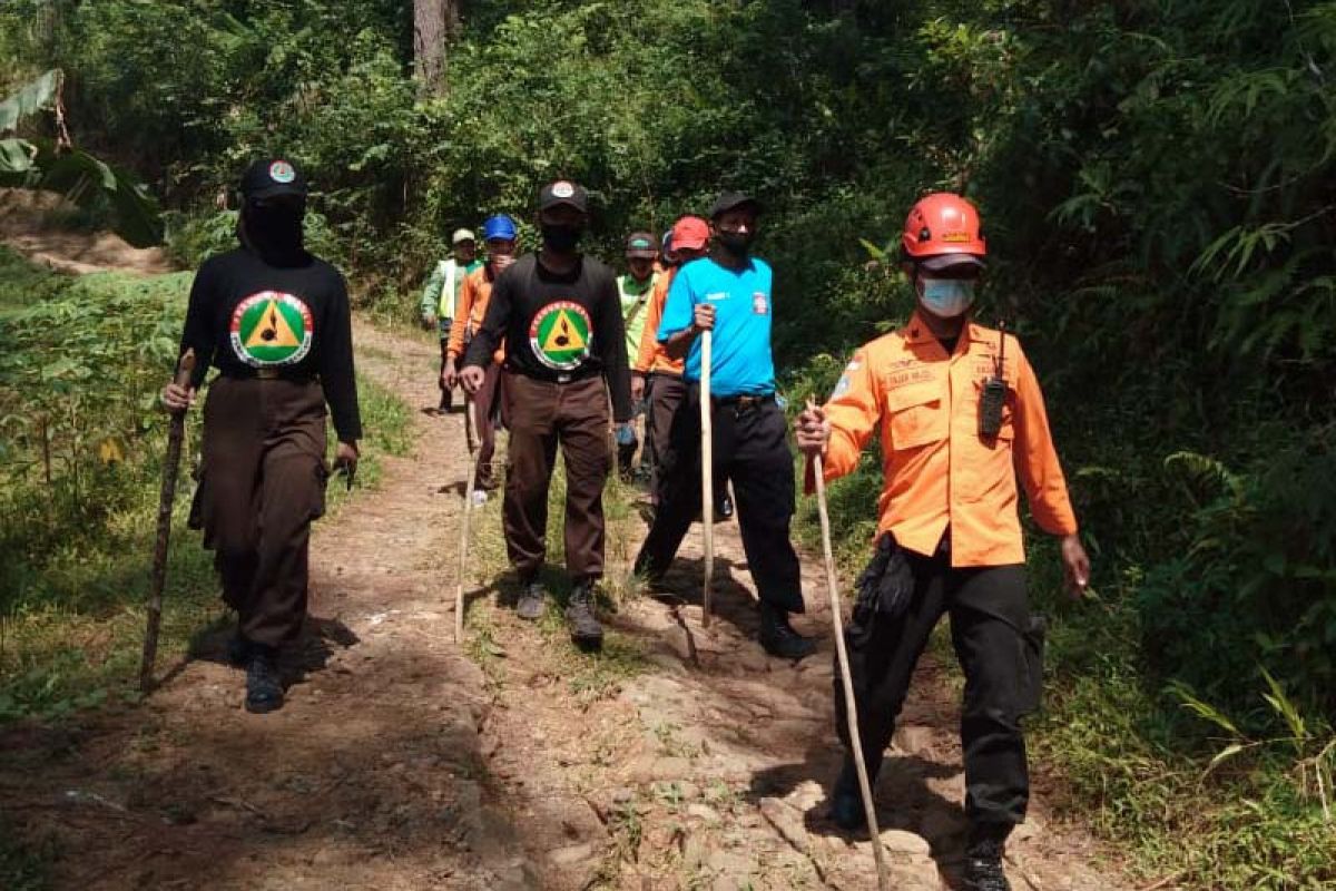 Belum ditemukan, Tim SAR pantau keberadaan pencari kayu bakar yang hilang di Banyumas