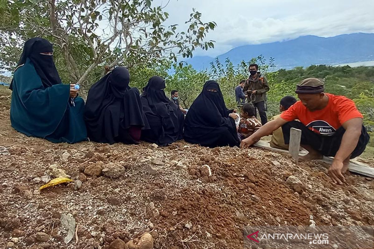 Pemindahan makam terduga teroris MIT Poso oleh keluarga tak diizinkan