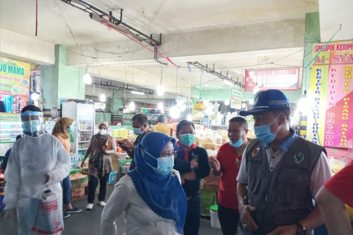 Pekanbaru gelar vaksinasi Sinovac bagi pedagang diawali di Pasar Bawah