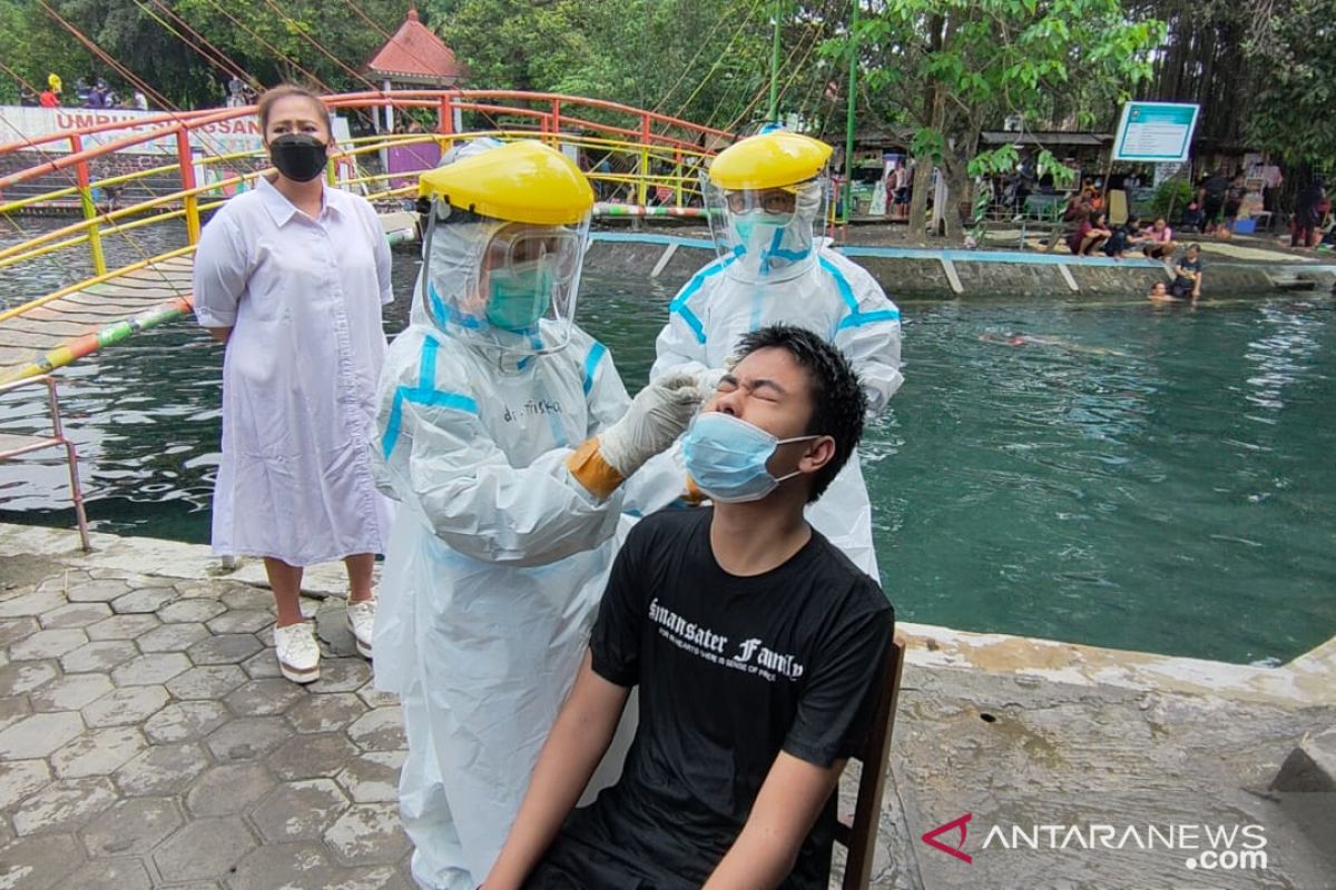 Tim gabungan Boyolali lakukan operasi prokes di wisata Umbul Pengging