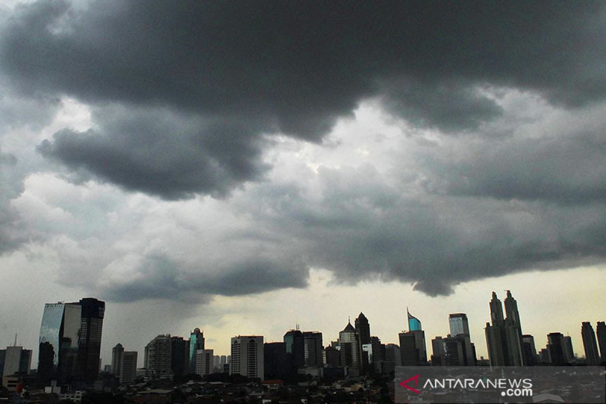 BMKG: Waspada hujan petir di Jaksel dan Jaktim pada Rabu siang hingga sore