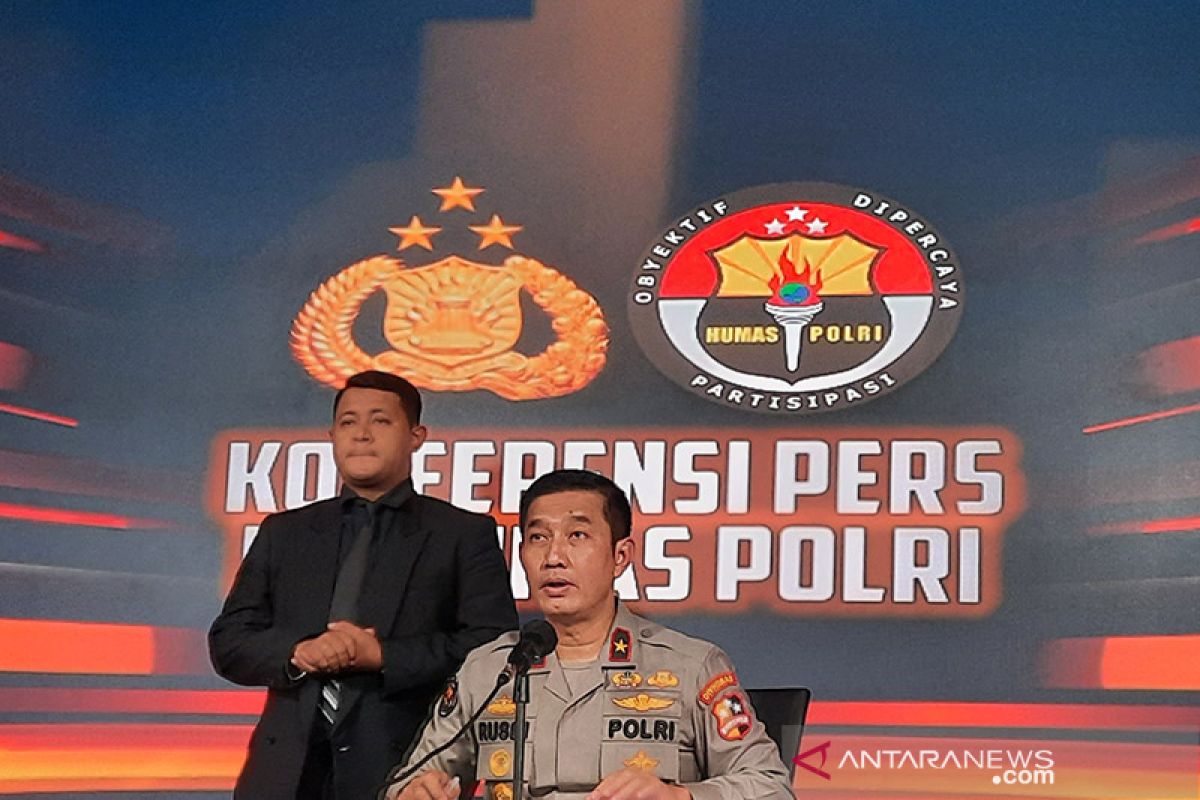 Polri memeriksa tiga terlapor kasus "unlawful killing" secara internal