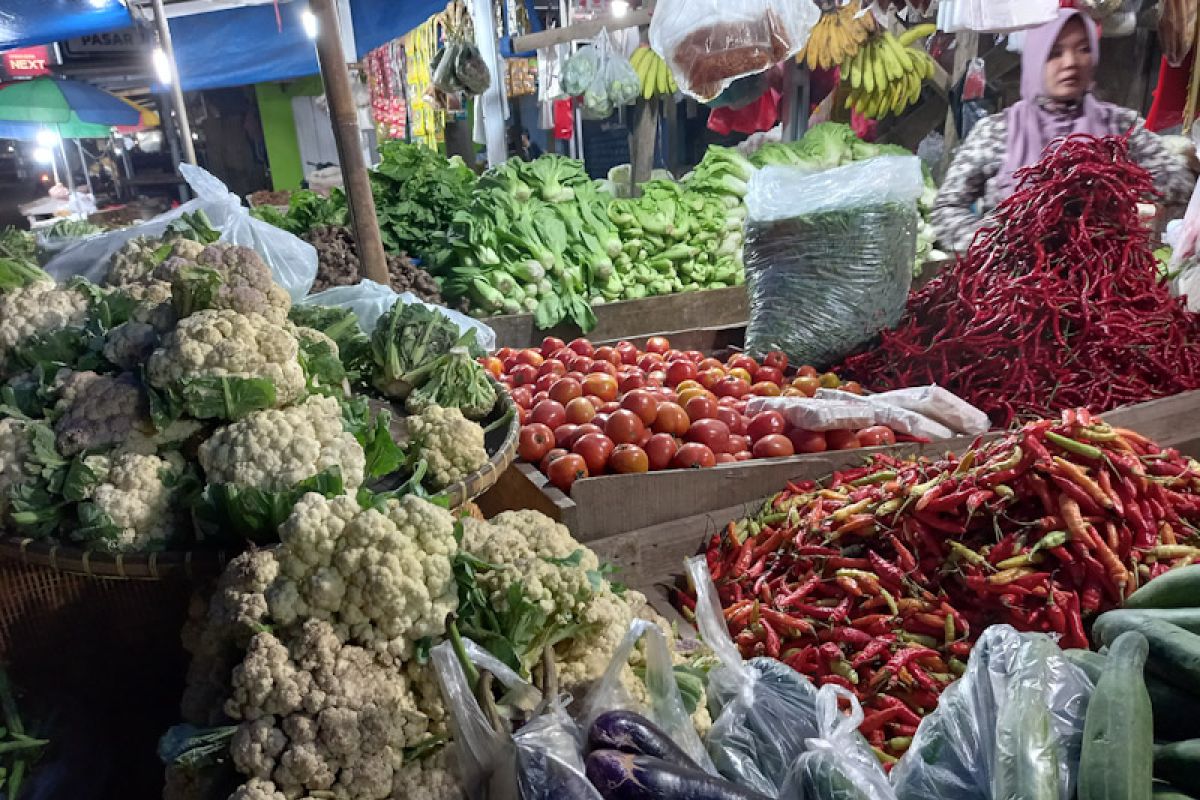 Harga cabai caplak naik, penjual ayam geprek memilih tidak berdagang