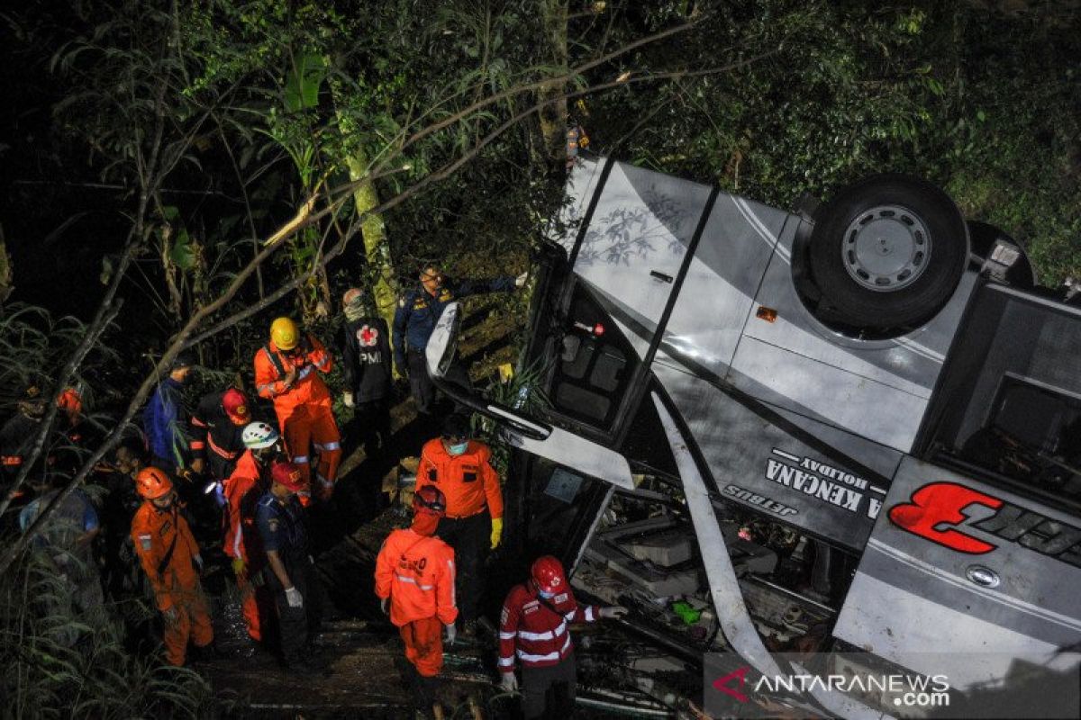 Jasa Raharja serahkan santunan 26 korban kecelakaan bus  Sumedang