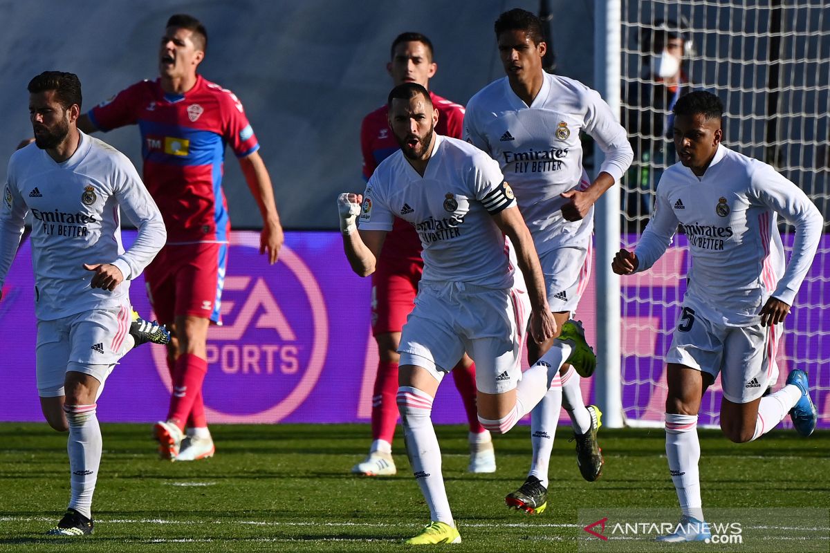 Dua gol Benzema antar Madrid kalahkan Elche 2-1