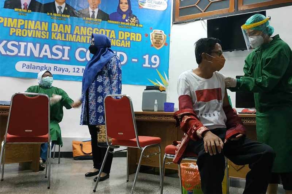 DPRD Kalteng: Suntik vaksin cara terbaik cegah COVID-19