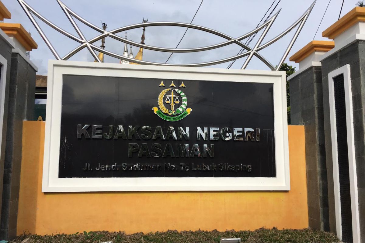 Kejari Pasaman menunggu perhitungan Keuangan Inspektorat terkait dugaan korupsi dana desa