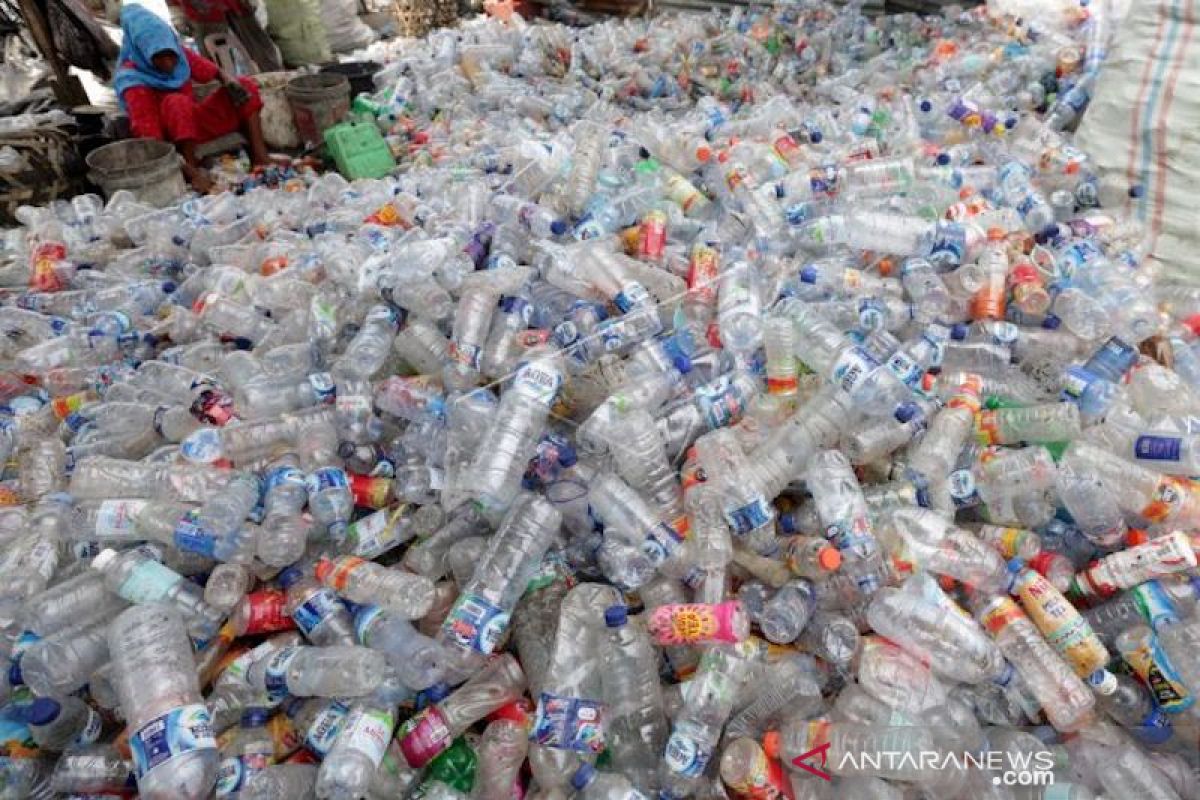 Pencitraan palsu oleh merek terkenal dalam isu mikroplastik