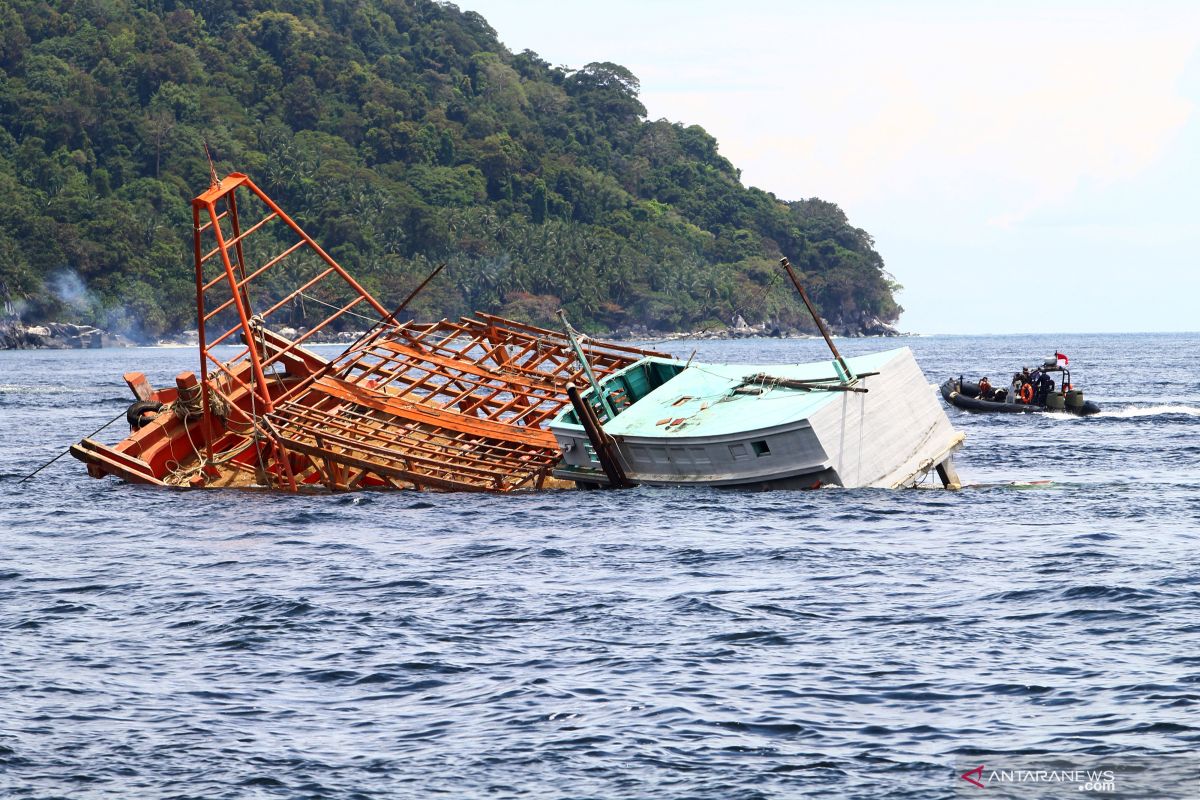 Citra satelit ungkap kapal Vietnam curi ikan di Laut Natuna Utara dengan pukat