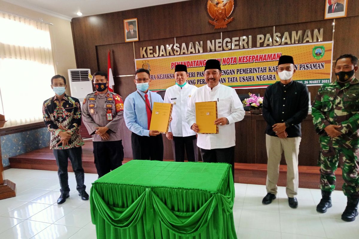 Kejaksaan Negeri-Pemkab Pasaman tandatangani nota kesepahaman