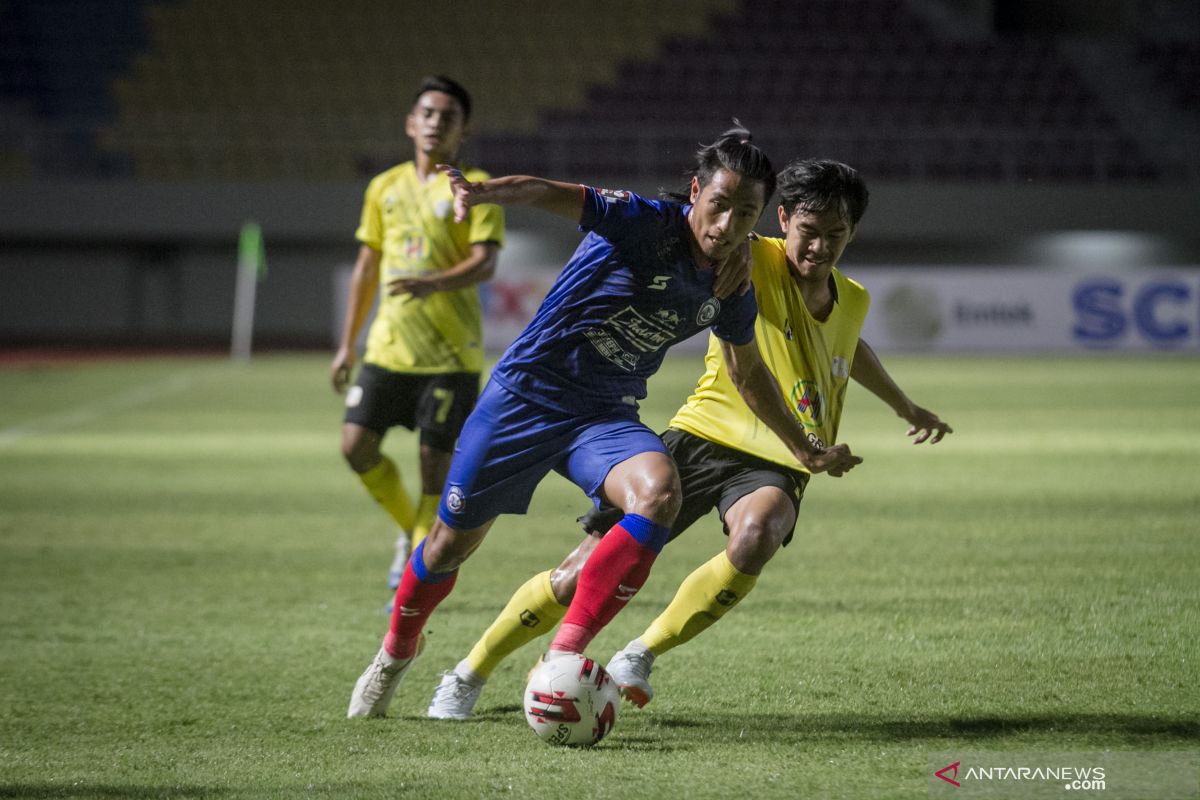 Pelatih Arema FC minta timnnya tak pandang sebelah mata Barito Putera