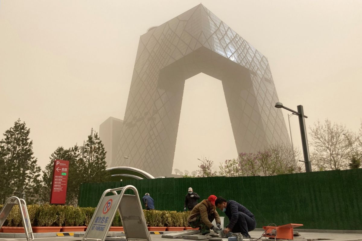 Badai pasir landa 15 wilayah di China, 560 juta warga terdampak