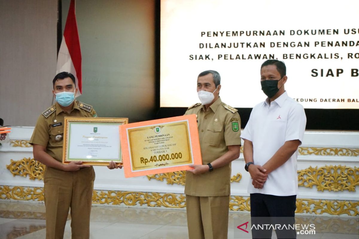 Kecamatan Lubuk Dalam Siak terbaik se-Riau berkat pelayanan "Drive Thru"