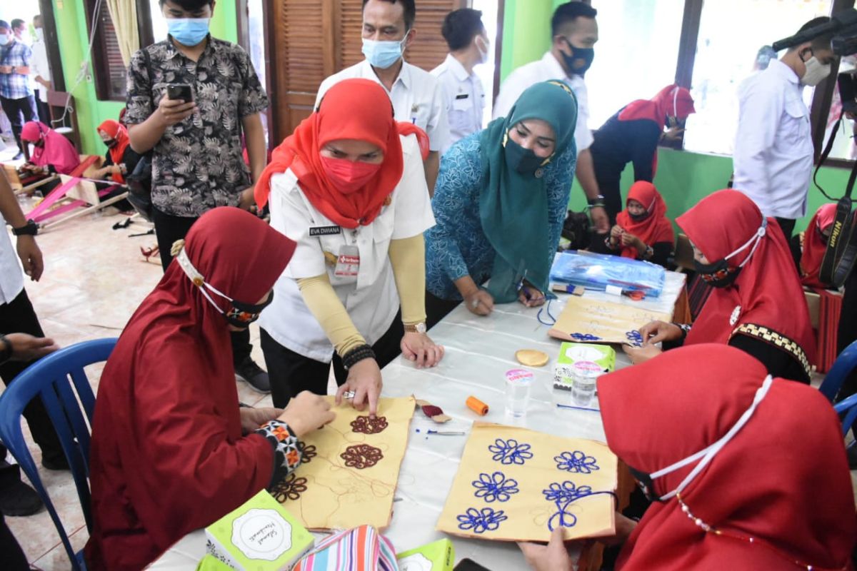 Wali Kota dorong kecamatan di Bandarlampung berikan keterampilan pada warga