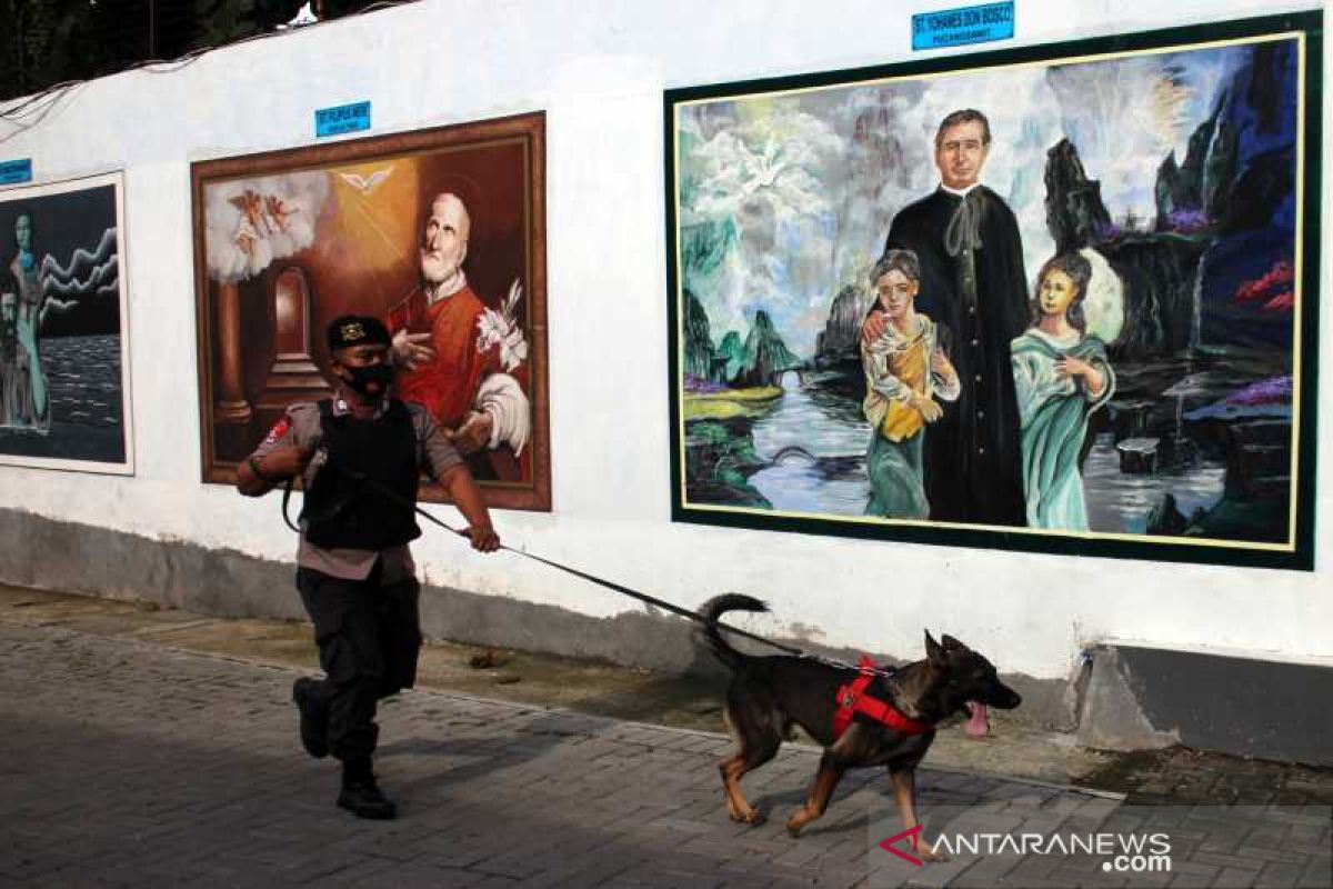 Polresta Surakarta sterilkan Gereja Maria Regina menjelang ibadah Paskah