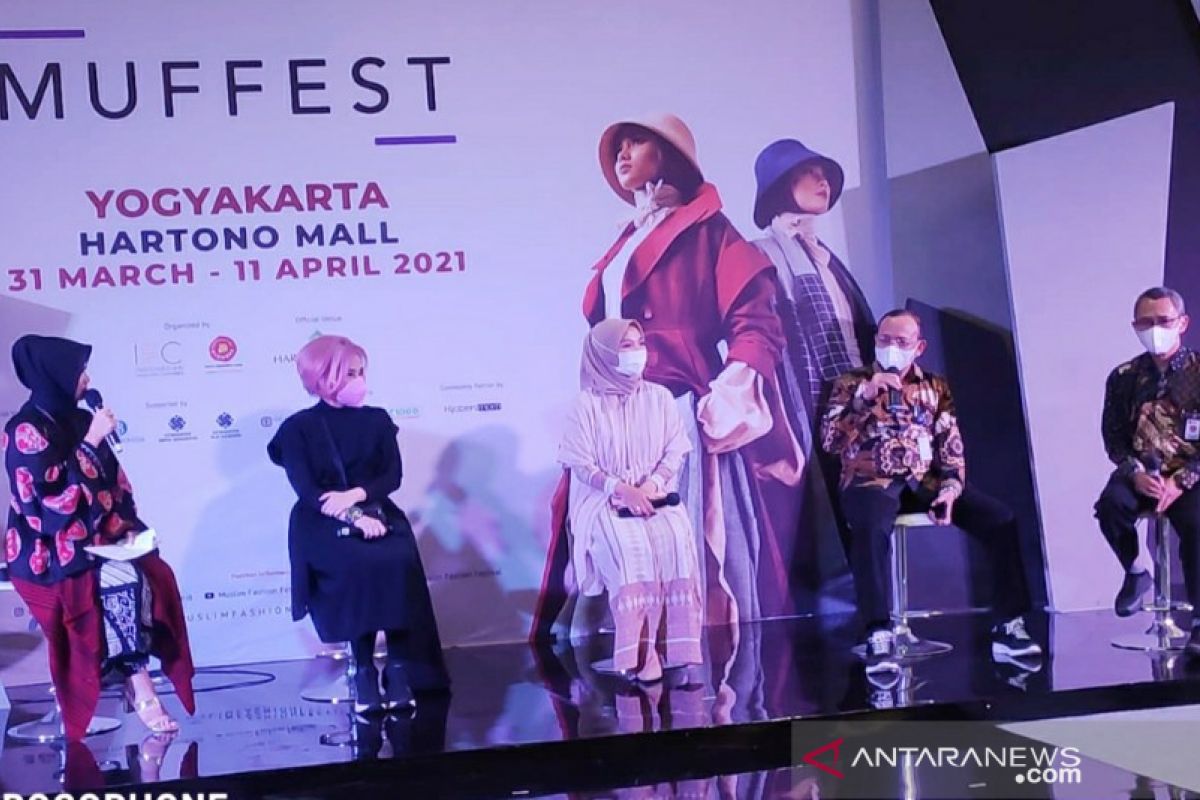 BLK Kendari menampilkan kreasi tenunan khas Sultra di ajang Muffest 2021