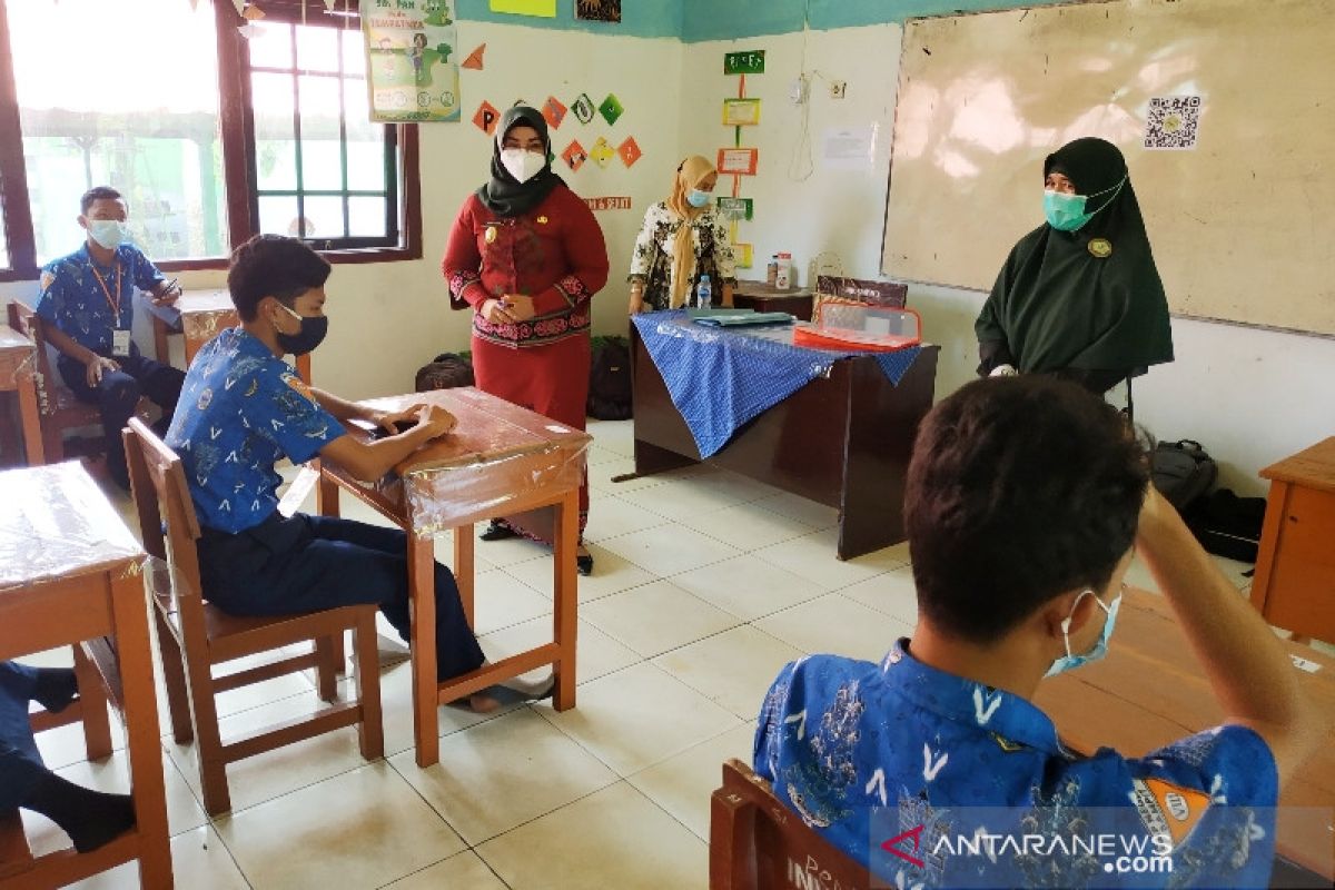 Wabup Kotim ingatkan sekolah tidak boleh memaksakan pembelajaran tatap muka