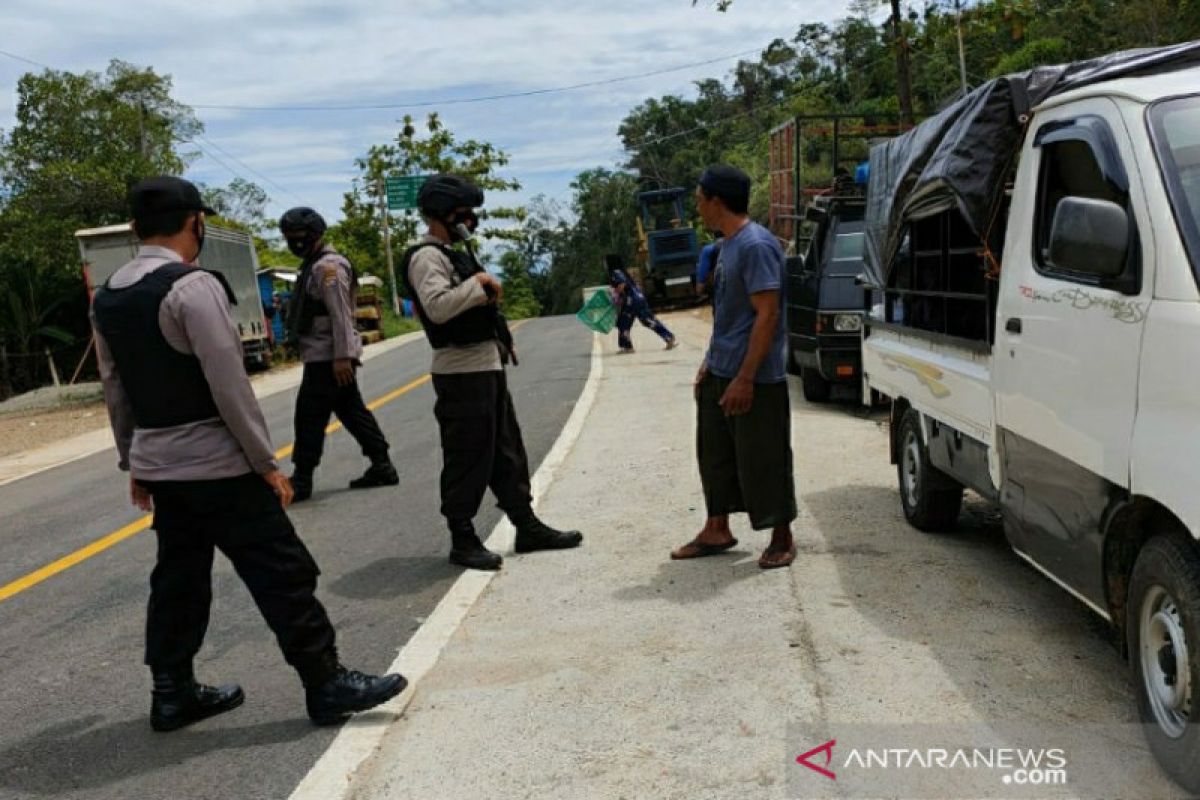 Polisi bersenjata berpatroli perbatasan Sultra-Sulsel persempit terorisme