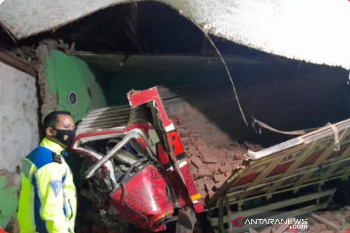 Korban meninggal kecelakaan truk di Garut bertambah jadi tiga orang