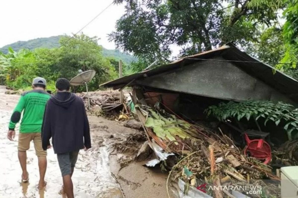 BMKG ingatkan gelombang ekstrem masih berpotensi terjadi dampak Siklon Seroja