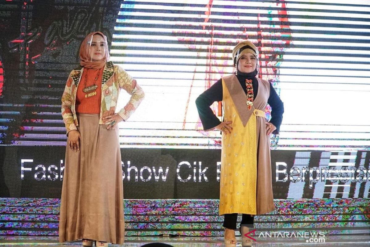 IWARA RAPP Promosikan baju berbahan viscose di Riau International Fashion Festival 2021