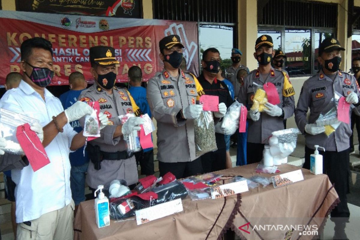 Sembilan tersangka narkoba selama operasi Antik di Batang dibekuk