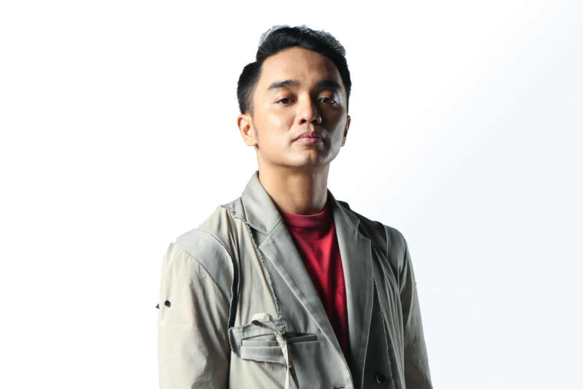 Dipha Barus rilis video klip lagu single-nya berjudul "Flower"