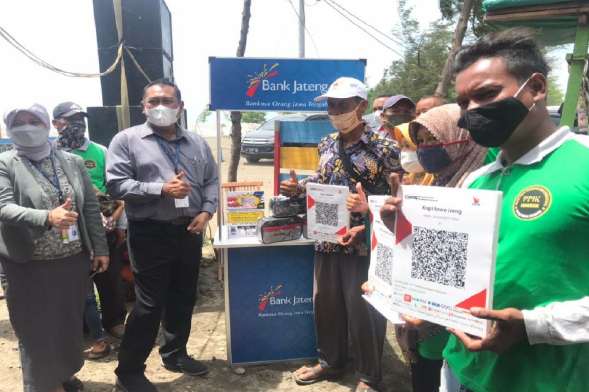 Bank Jateng KCP Weleri berikan dukungan pelaku UMKM Pantai Indah Kemangi (PIK)