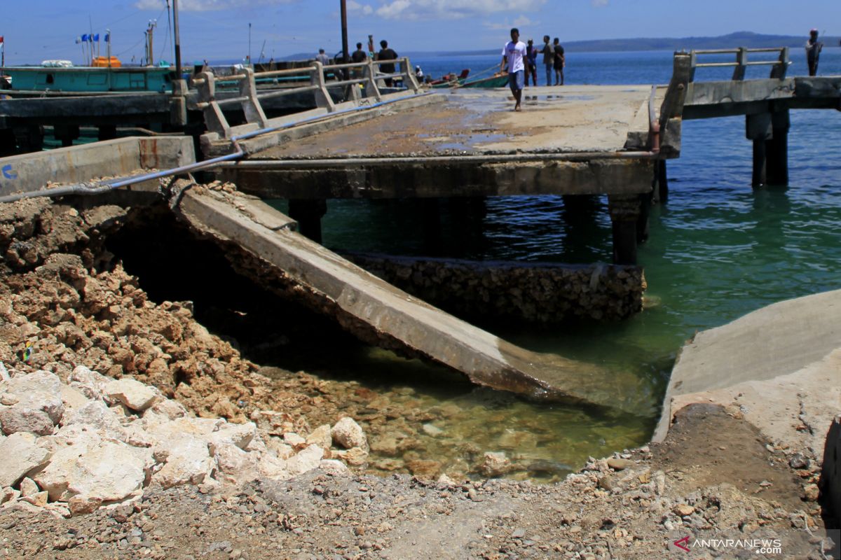 Sejumlah jembatan di NTT ambruk akibat badai siklon Seroja