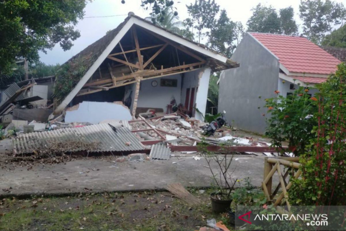 BMKG: Gempa bumi magnitudo 5,5 kembali guncang Malang pada Minggu pagi