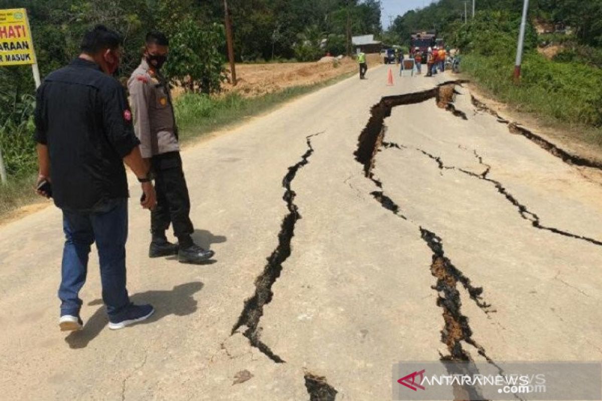 Kepemimpinan Syamsuar-Eddy berakhir 2023, DPRD Riau minta tuntaskan infrastruktur