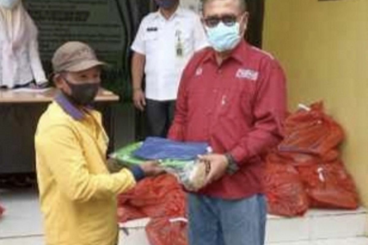 Seragam  untuk 136 petugas kebersihan di Inhu