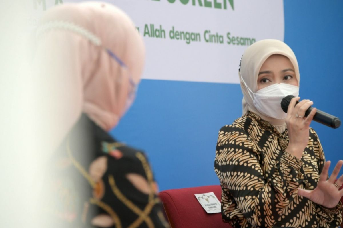 Istri Gubernur Jabar Ridwan Kamil, Atalia positif COVID-19