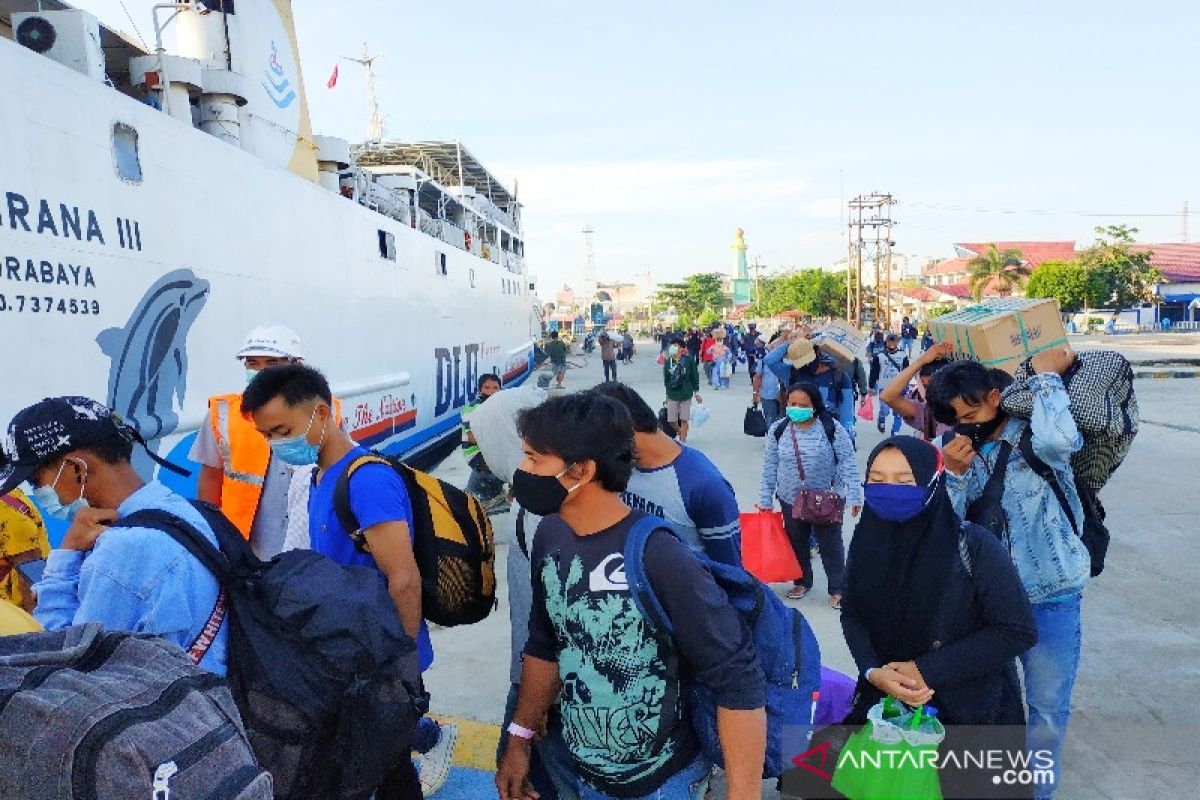 Dua kapal bertolak dari Sampit angkut warga mudik lebih awal