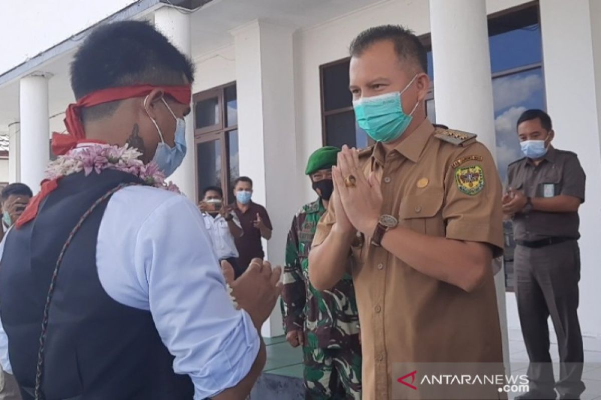 Petinju Eyger Sing tidak keberatan mengganti nama ring