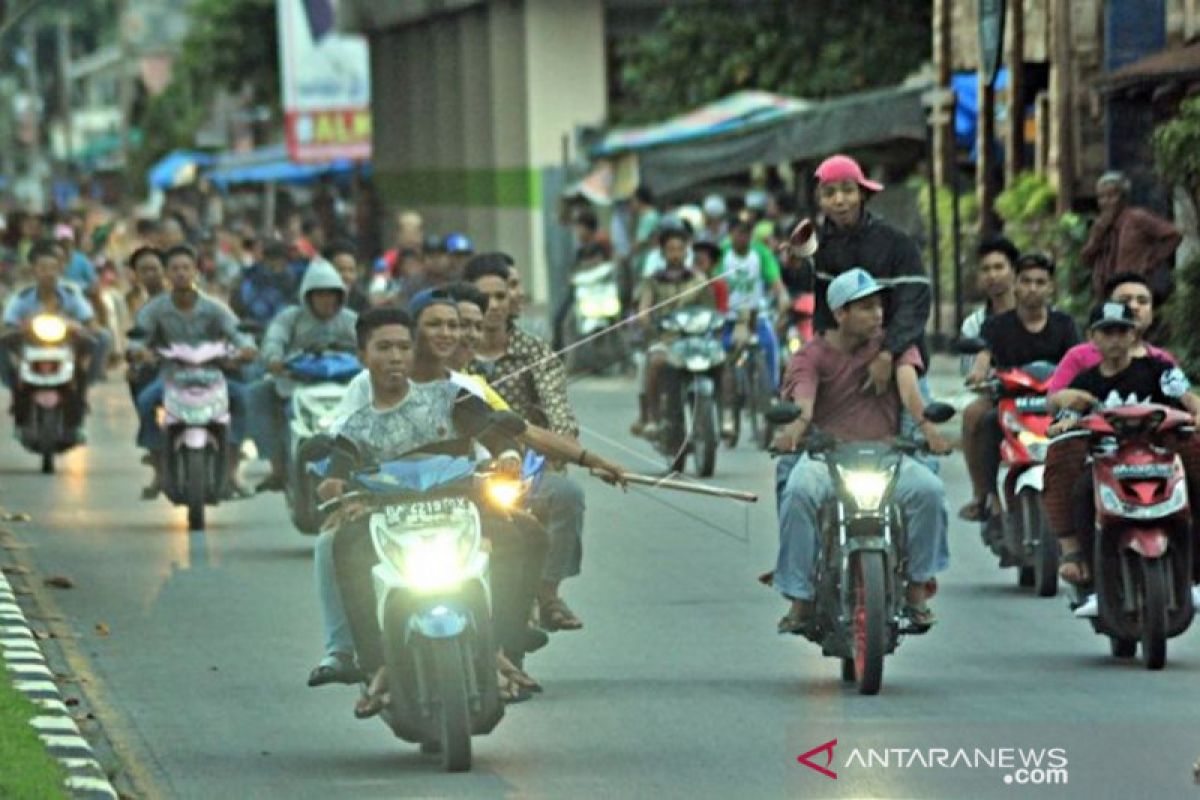 Fenomena kenakalan remaja dan upaya mewujudkan Padang menuju Kota Layak Anak