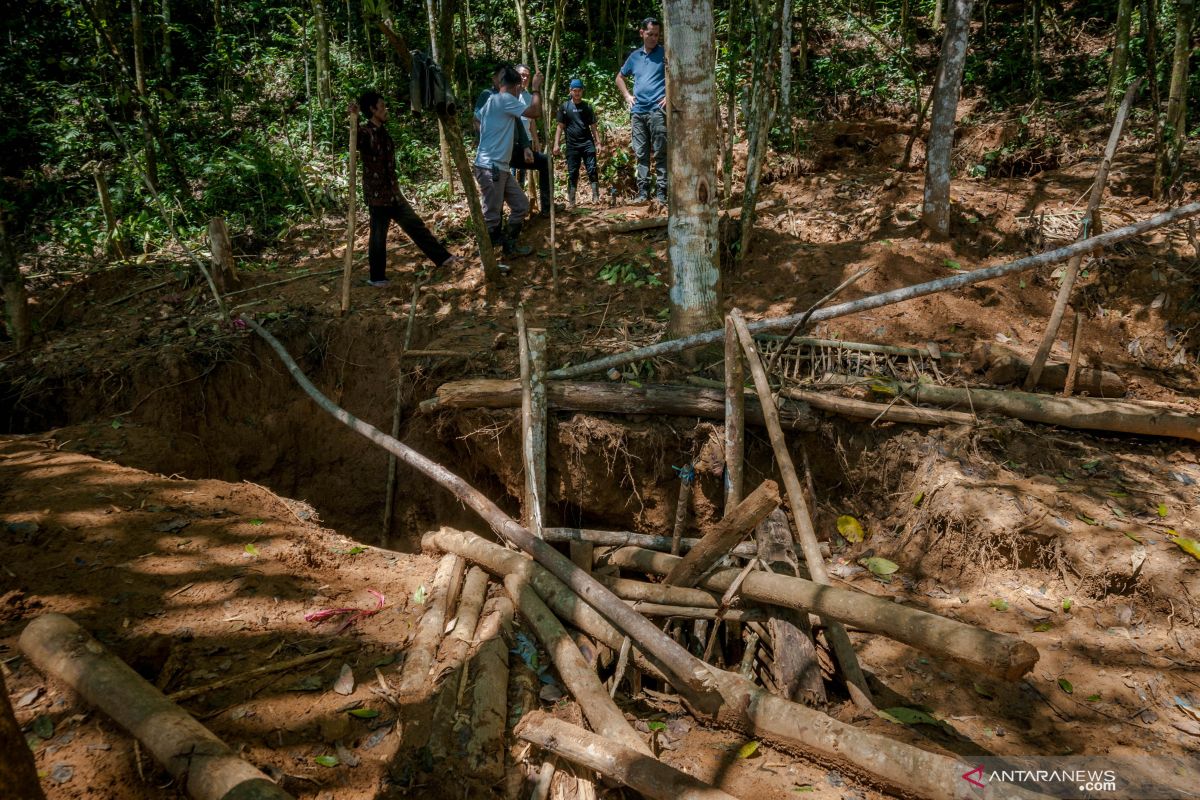 Artikel - Warga Badui terusik kerusakan Gunung Liman akibat PETI