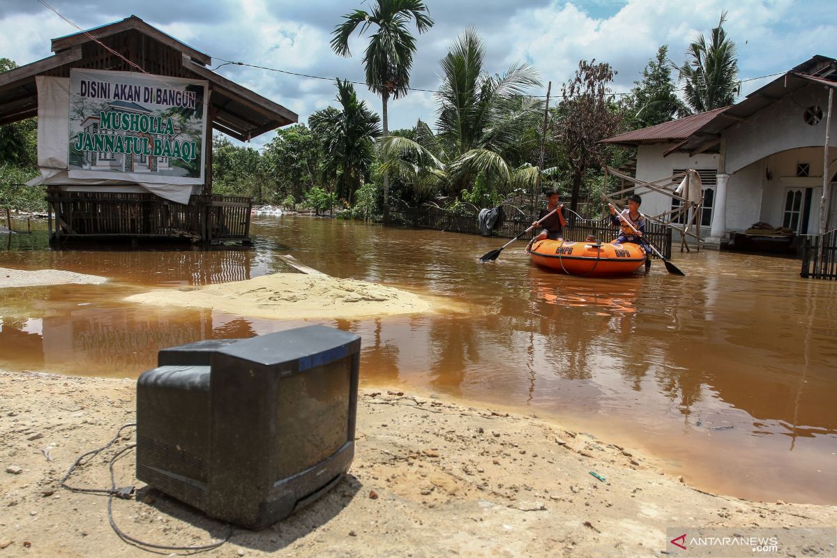 Banjir landa tiga daerah di Riau