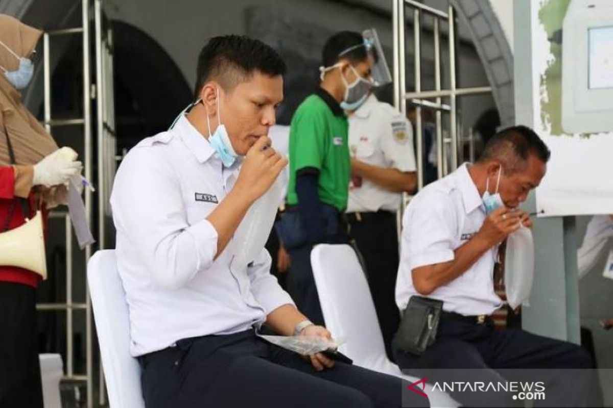 Bandara SSK II Pekanbaru layani penumpang periksa COVID-19 dengan GeNoSe