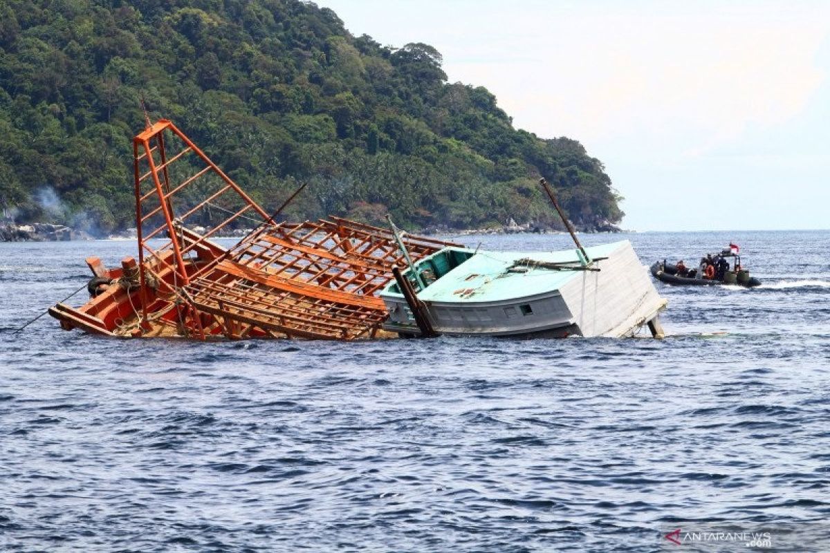 Citra satelit ungkap kapal ikan Vietnam curi ikan Natuna Utara dengan pukat