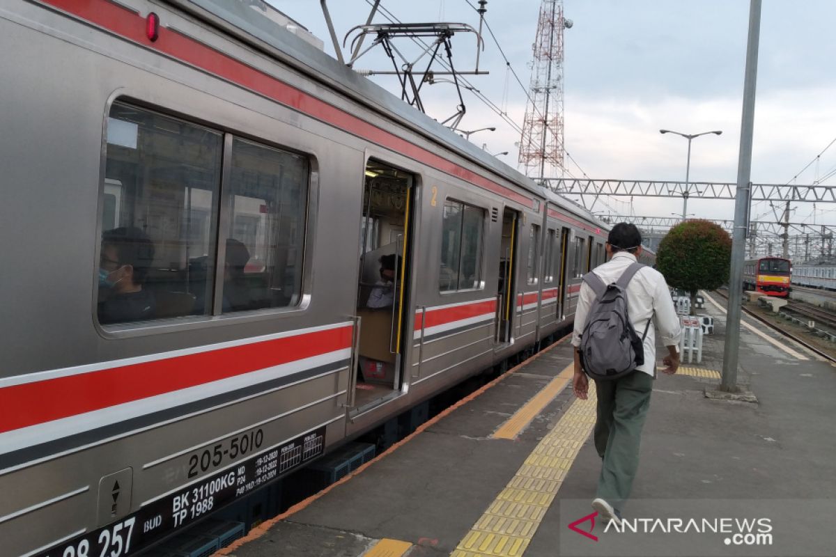 12 KA Jarak Jauh akan berhenti di Stasiun Jatinegara hari ini