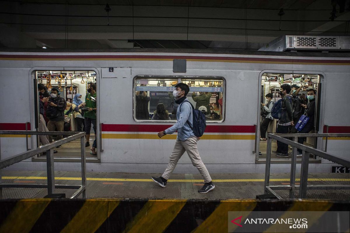 KRL Rangkasbitung-Tanah Abang Kembali Beroperasi Seperti Biasa KRL Rangkasbitung-Tanah Abang Kembali Beroperasi Seperti Biasa