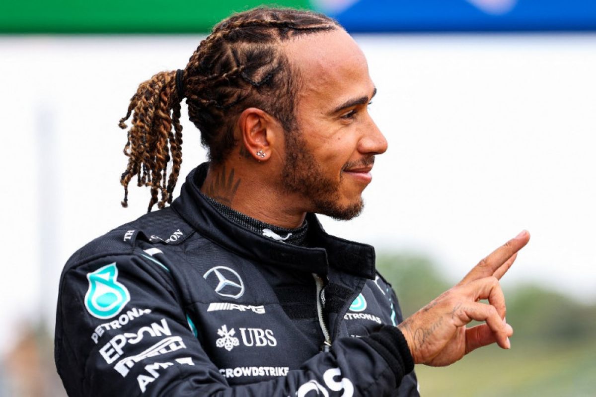 Pebalap Lewis Hamilton raih Laureus Award atas perjuangan memerangi rasisme