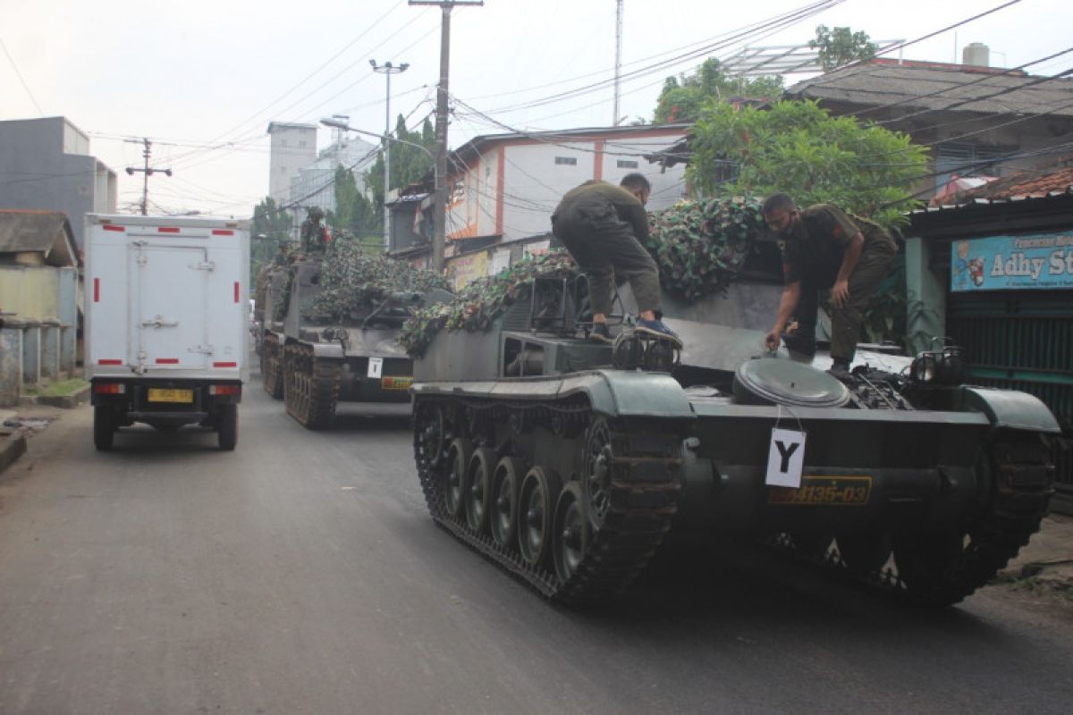 Kodam Jaya mengklarifikasi video viral tank halau pemudik