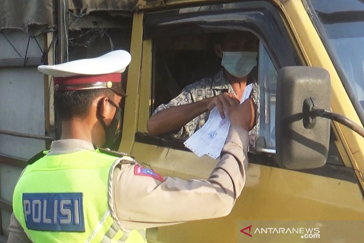 Sopir angkutan barang di Kapuas keluhkan pemberlakuan tes antigen