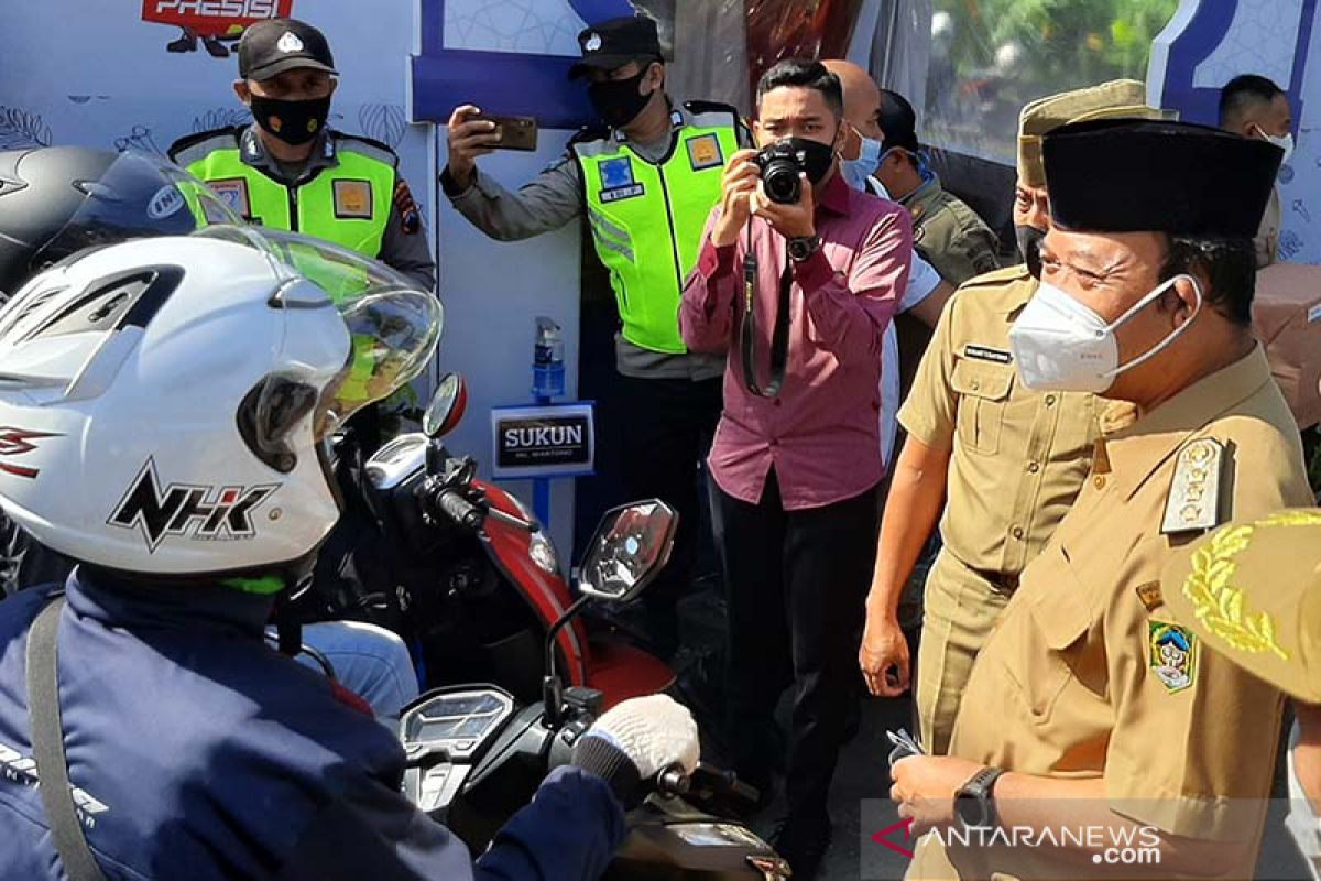 Puluhan pemudik bersepeda motor terjaring di pos penyekatan Ajibarang