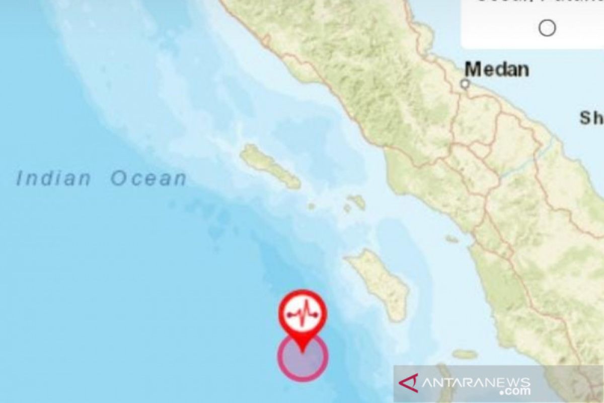 Gempa M 7,2 guncang Nias Barat, warga panik berhamburan keluar rumah